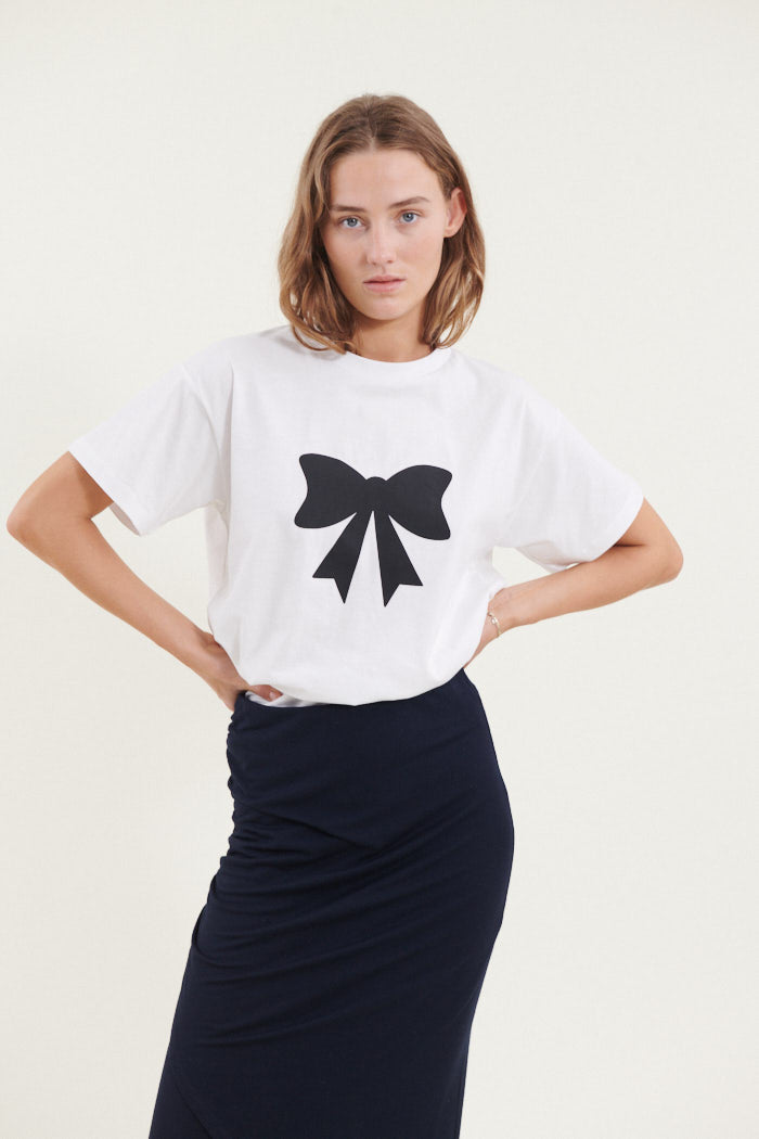 Basic Apparel Rikke Bow Tee T-shirts 745 White w. black print